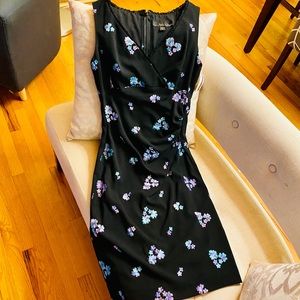 Nicole Miller floral, embroidered V Neck, Sz 4